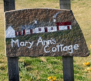 MaryAnn's Cottage Logo